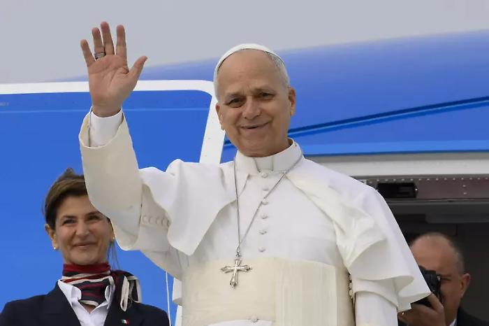 Papa Leone XIV lascia l'Algeria e arriva in Camerun: prime tappe a Yaound&eacute;