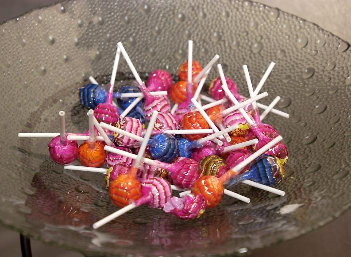 Dal pesce d'aprile alla realt&agrave;: Ikea lancia il lecca-lecca alla polpetta svedese