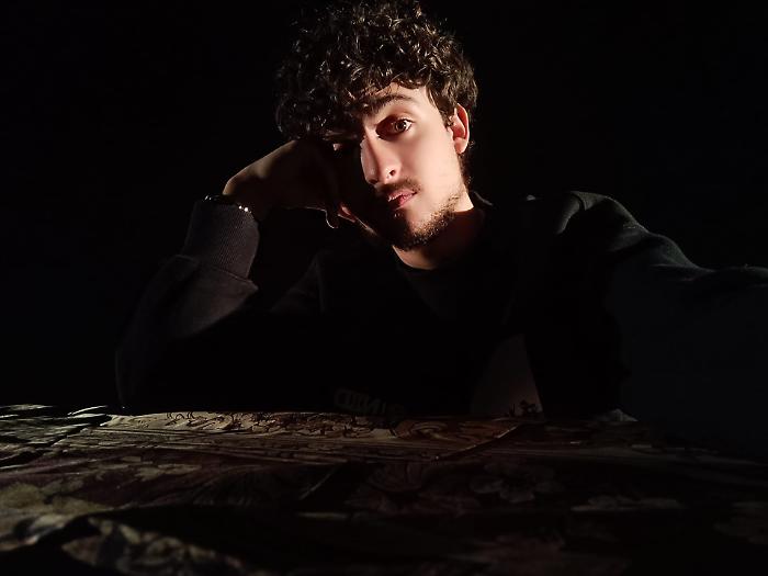 Dal Liceo al grande schermo: chi &egrave; Alfonso Guadagnino, il "fuoriclasse" che recita da anziano