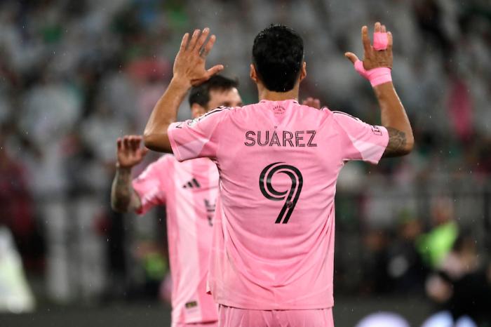 L'"esame farsa" di Luis Suarez costa caro: un anno e mezzo all'ex rettrice e ai docenti 