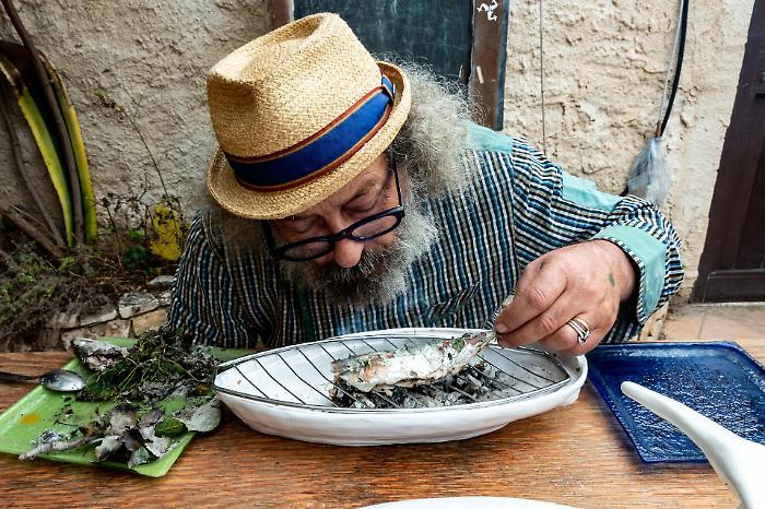 Lo chef Chiaramonte "rilegge" il libro cult sul cibo afrodisiaco: com&rsquo;&egrave; &ldquo;piccante&rdquo; la gastronomia della felicit&agrave;