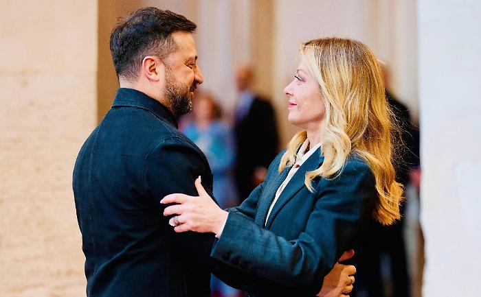 "Non siete pi&ugrave; speciali": Trump scarica Meloni (che stringe accordi con Zelensky)