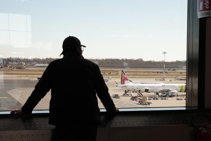 Il cherosene ancora disponibile per sei settimane: lo Stretto di Hormuz mette a rischio voli, diesel e crescita europea