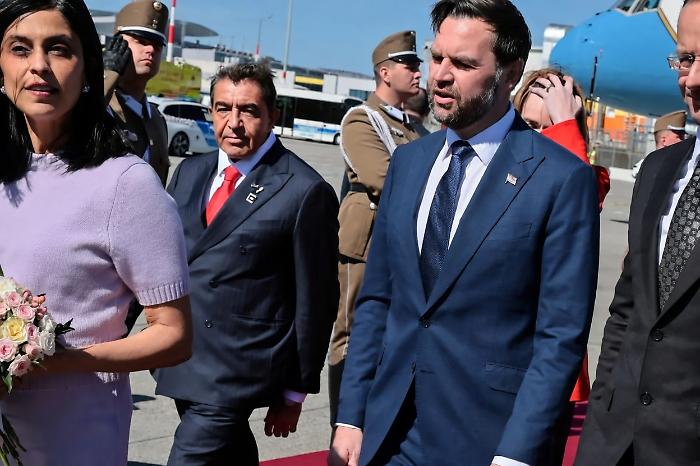 Paolo Zampolli e i "20 miliardi in 20 minuti": cos&igrave; l'ambasciatore ombra fa girare la macchina degli affari di Trump