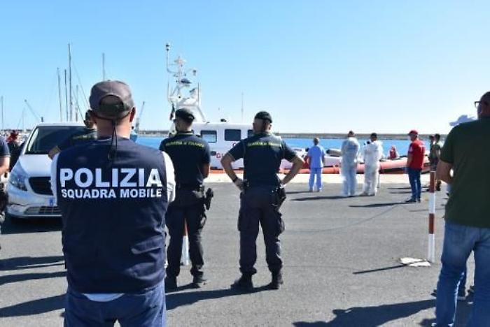 Pozzallo, fermati due presunti scafisti di nazionalit&agrave; egiziana
