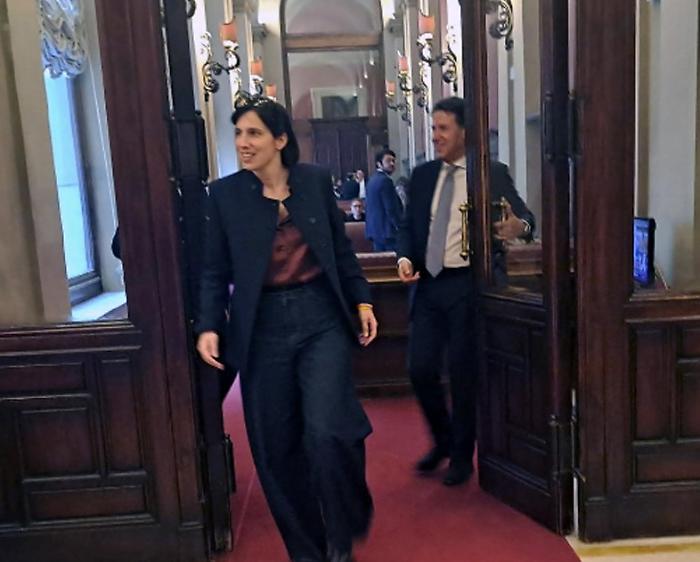 Gas russo, i dem si smarcano da Conte: il "No" di Schlein alla tentazione  putiniana