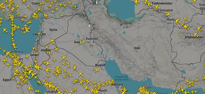 L'Iran annuncia la riapertura parziale dello spazio aereo, mentre dallo Stretto di Hormuz sono in transito diverse petroliere