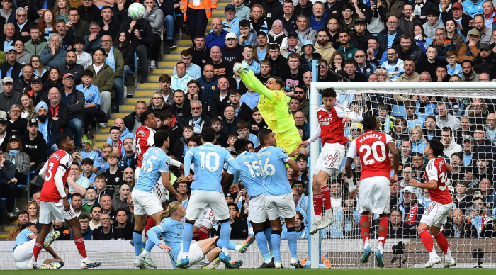 Donnarumma, un attimo di troppo che cambia tutto: all&rsquo;Etihad il City si accende con Cherki, poi si spegne sul rinvio pi&ugrave; pesante