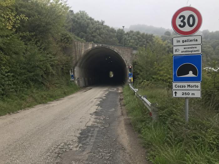 galleria di Cozzo Morto sulla tratta tra Corleone e Bisacquino