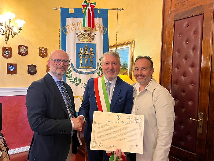 Agrigento celebra Fabio Zarbo: un encomio per la storia del Teatro Pirandello