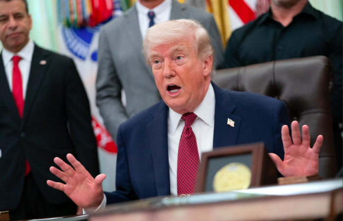 Iran, Trump punta sull'intesa. E minaccia: &laquo;Accordo subito o pioveranno bombe&raquo;