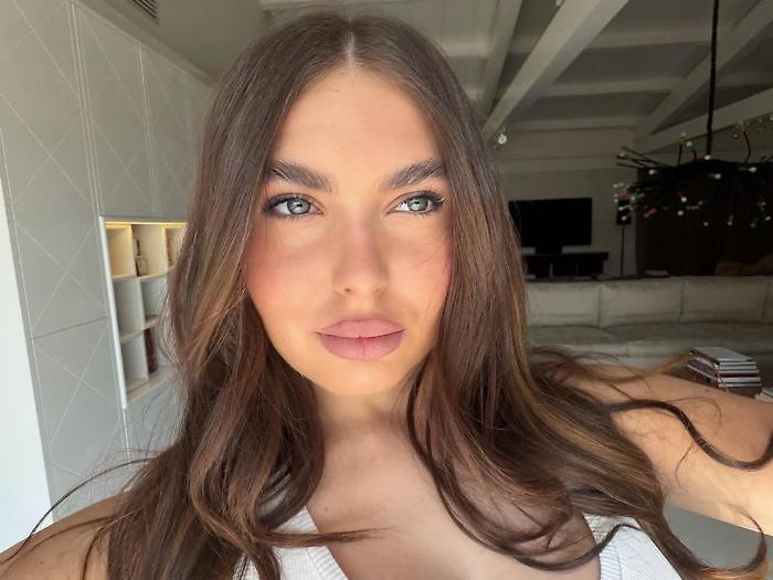 Chanel Totti, il video in palestra e la ferocia dei social: quando il corpo di una ragazza diventa bersaglio pubblico