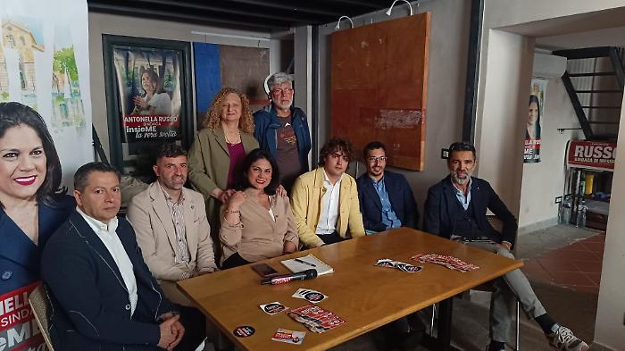 La candidata del centrosinistra presenta i candidati alla presidenza dei quartieri