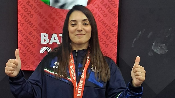 Pesi: ecco cosa c'&egrave; dietro l'argento europeo della mamma-atleta Noemi Filippazzo