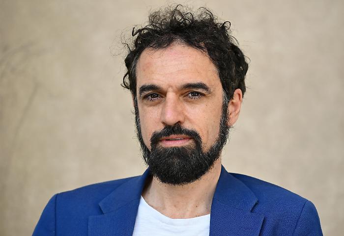 "Fatti i c***i tuoi o stai attento": Giarrusso nel mirino degli hater per il caso Cuffaro (ma Ida prende le distanze)