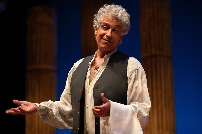 Jannuzzo al Teatro Pirandello: "Fata Morgana" &egrave; l'abbraccio magico di Gianfranco alla sua Agrigento