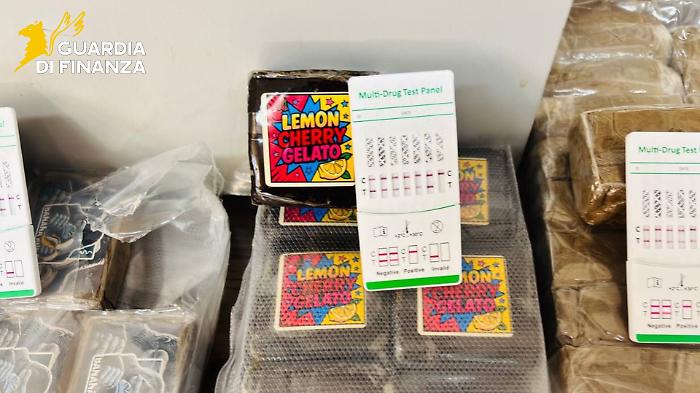 Guardia di Finanza sequestra 23 chili di droga e 86.000 euro: arrestato un uomo tra Caltanissetta e Agrigento