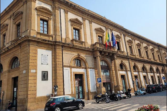Palazzo del Carmine, stop al concorso per esami e titoli per coprire 43 posti