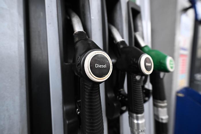 La trappola del gasolio: viaggiare non &egrave; mai stato cos&igrave; caro