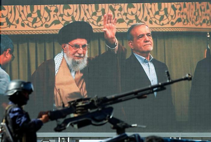 L'Iran fa la voce grossa: &laquo;Non trattiamo sotto minaccia&raquo;