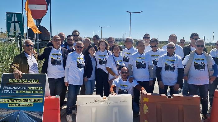 Lo scippo dei fondi per l'autostrada Modica-Scicli, il Pd d&agrave; il via alla petizione popolare