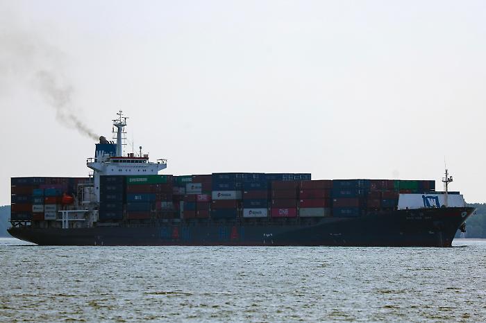 Hormuz, l'Iran cerca il disgelo: "Riapriamo lo Stretto". Gli Usa non allentano l'embargo