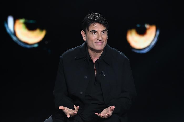 Sal Da Vinci ruggisce a Belve: "La mia musica non &egrave; camorra" 