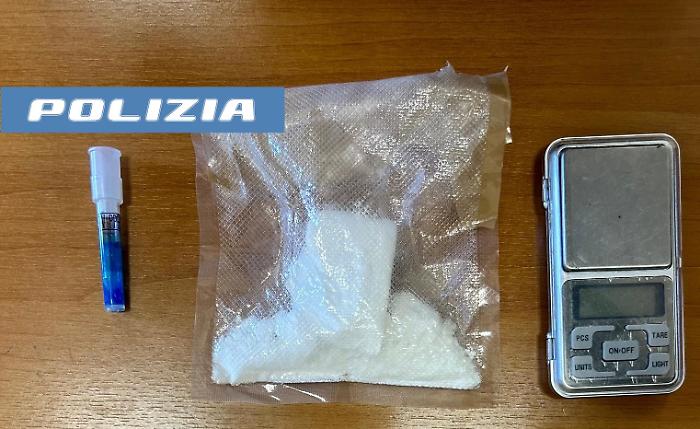 Aci Catena, spaccio sventato: 39enne arrestato con 56 grammi di cocaina nascosti negli slip