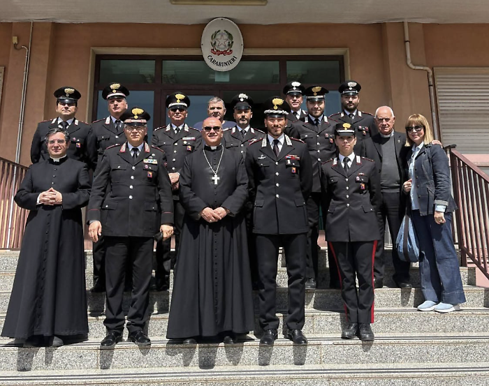Vittoria, il vescovo in visita al comando dei carabinieri