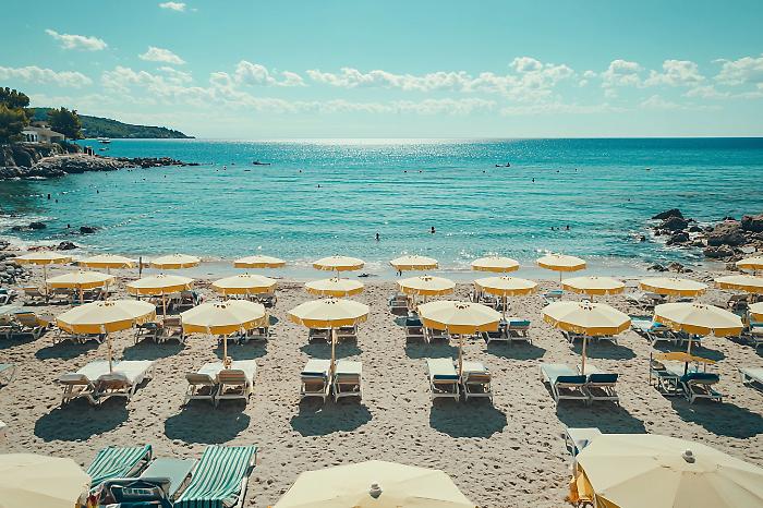 No alla proroga sulle concessioni balneari in zone colpite dal maltempo: bocciato emendamento della Lega