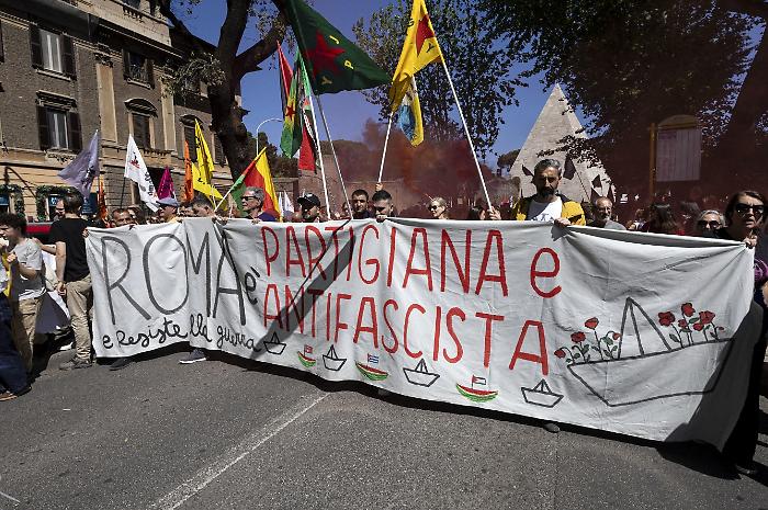 Scontri del 25 aprile, la Comunit&agrave; Ebraica di Roma si dissocia dalle violenze: &laquo;Siamo sgomenti&raquo;
