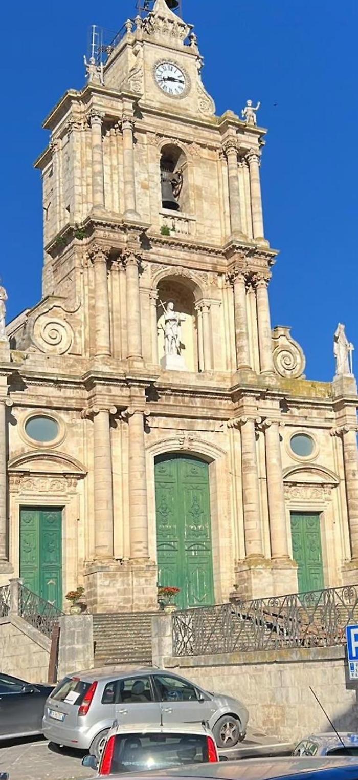 Monterosso Almo, arrivano 26mila euro per tutelare i portoni della basilica di San Giovanni