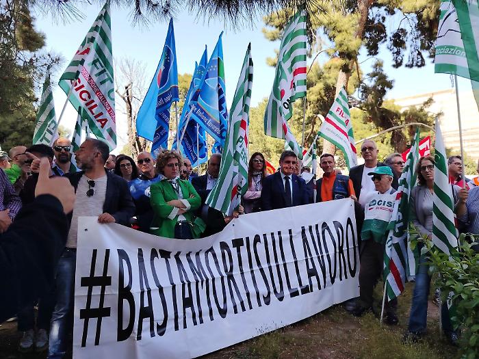 Sicurezza sul lavoro: i sindacati consegnano il manifesto alla Regione