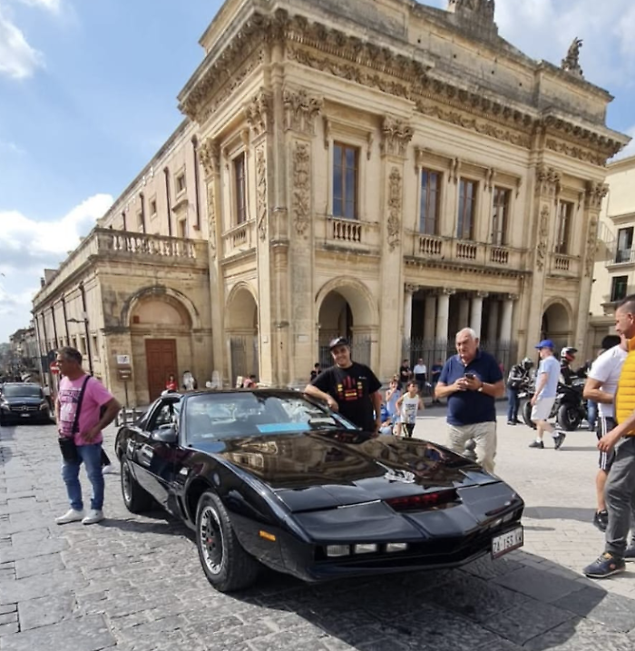 Vi ricordate la Supercar dei film americani? Kitt domenica sar&agrave; a Pozzallo
