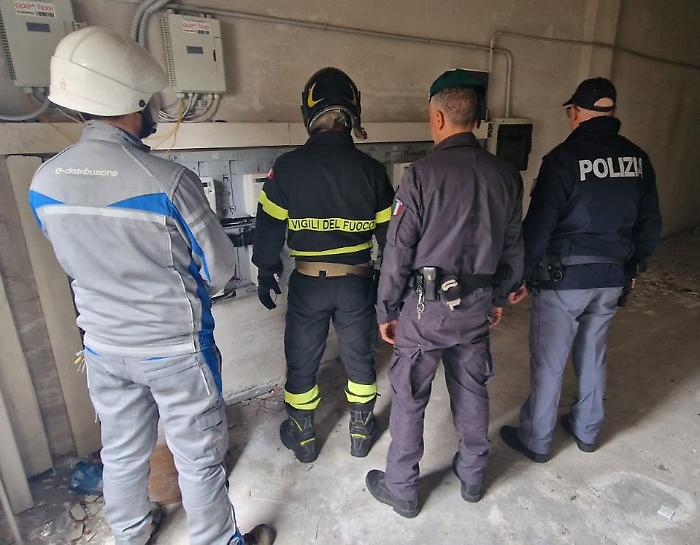 A Librino scoperti 70 allacci abusivi alla rete elettrica