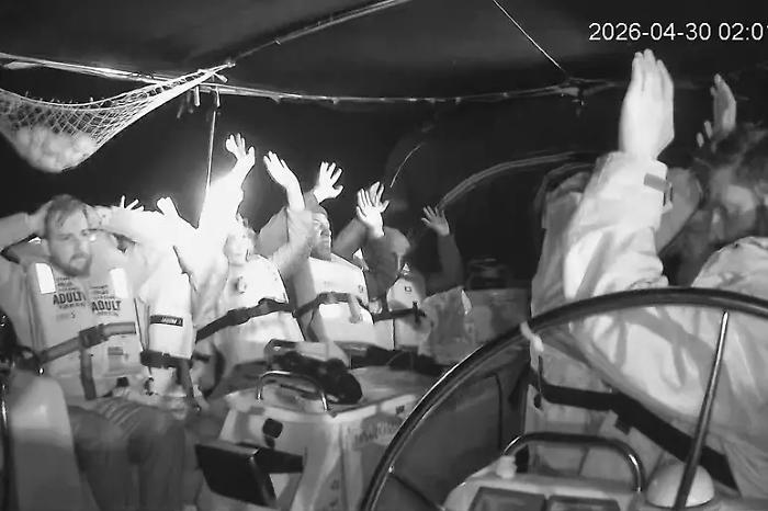 La condanna di Meloni per il sequestro della Global Sumud Flotilla: 24 attivisti italiani arrestati