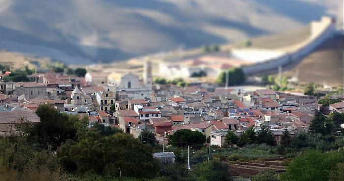 Nel Nisseno liste incomplete all'ultimo minuto e dimissioni clamorose segnano la fine dell'amministrazione