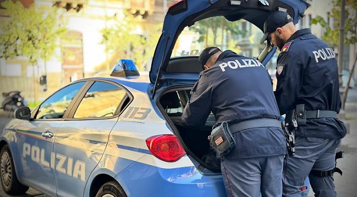 Goffo espediente per rubare sei paia di occhiali: donna di origine polacca denunciata