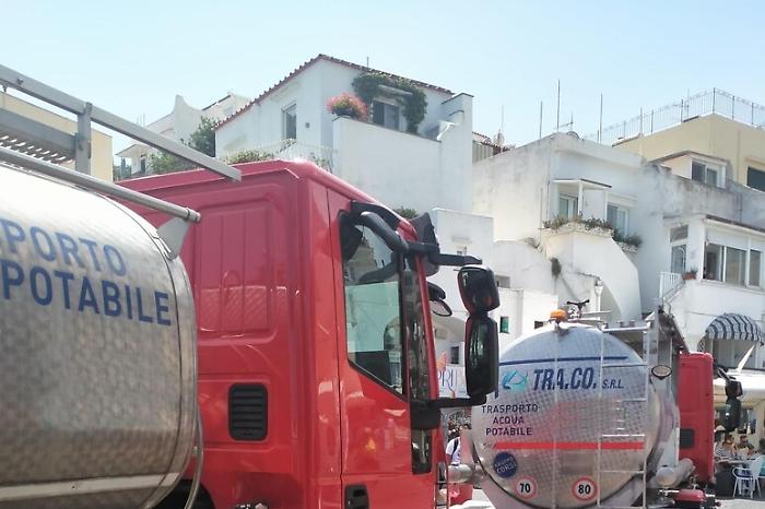 "Non siamo dipendenti Aica": lo "sciopero" delle autobotti ad Agrigento 