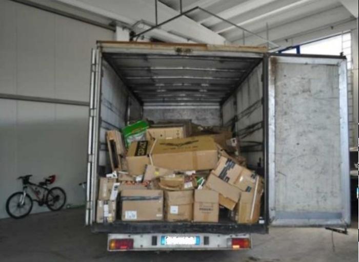 Il colpo da 300 mila euro fallisce una gomma bucata