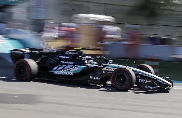 L'inno di Mameli suona a Miami grazie ad Antonelli, dopo lo sprint iniziale Leclerc si arrende all'ultimo giro