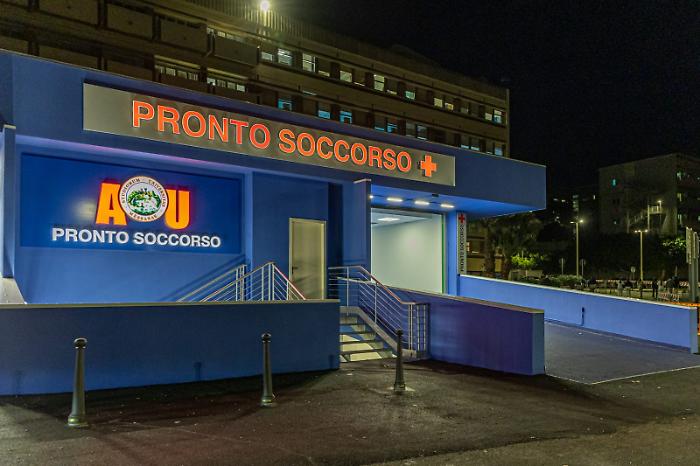 Ragazzino di 11 anni morso da un pitbull in un campetto: operazione urgente e indagini in corso