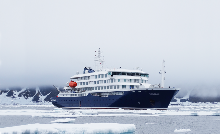 MV Hondius, il contagio nel cuore dell&rsquo;Atlantico: tre morti, casi gravi a bordo e l&rsquo;ombra dell&rsquo;hantavirus su una crociera estrema