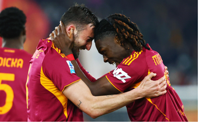 Colpo grosso della Roma: scavalca il Como e avvicina la Juventus
