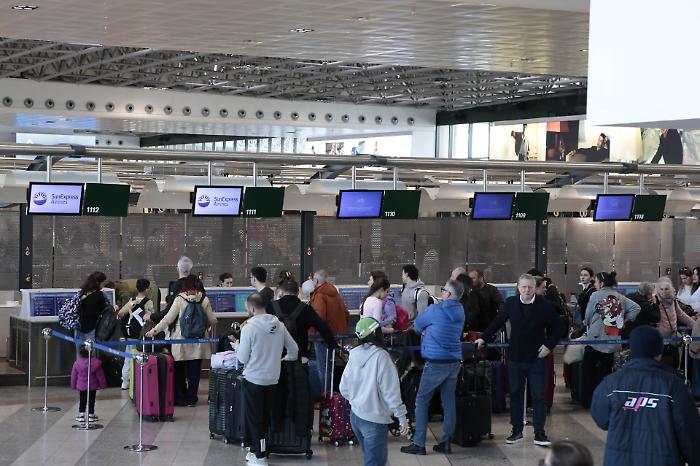 Voli tagliati, carburante alle stelle: perch&eacute; maggio 2026 rischia di diventare il primo vero stress test dell&rsquo;aviazione europea