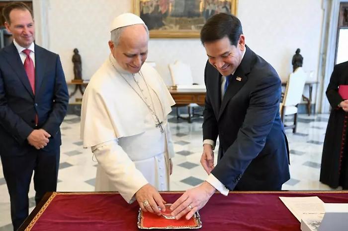 Papa e Rubio, incontro cordiale di 45 minuti: nuova spinta a pace e dignit&agrave; umana
