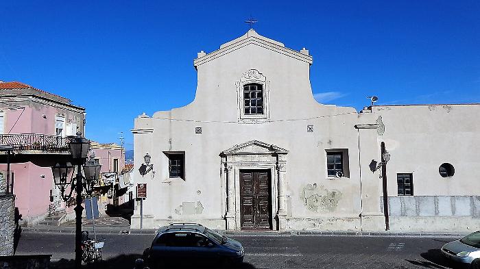 Tornano a casa gli undici apostoli di legno rubati nel 1975: recuperati dai carabinieri