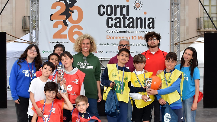 Corri Catania: cominciata la grande festa in Piazza Universit&agrave; e il Village si colora di gioia