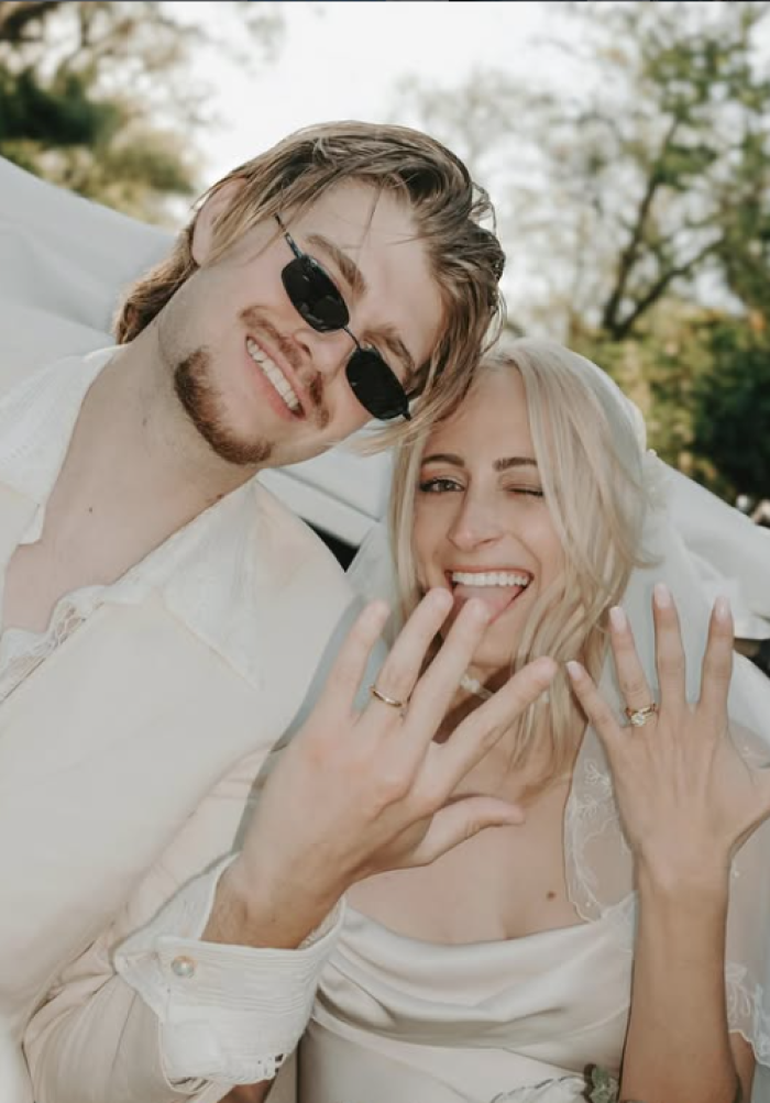 Matrimonio in bianco a Sabaudia: Lorella Cuccarini commossa per il s&igrave; del figlio Giorgio a Mariasole Galanti