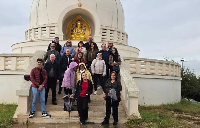 Comiso, l'Unione italiana dei ciechi e degli ipovedenti di Ragusa in visita alla pagoda della pace
